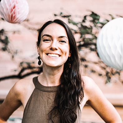 Porträt von Hebamme Sarah vom Geburtshaus Nürnberger Nest